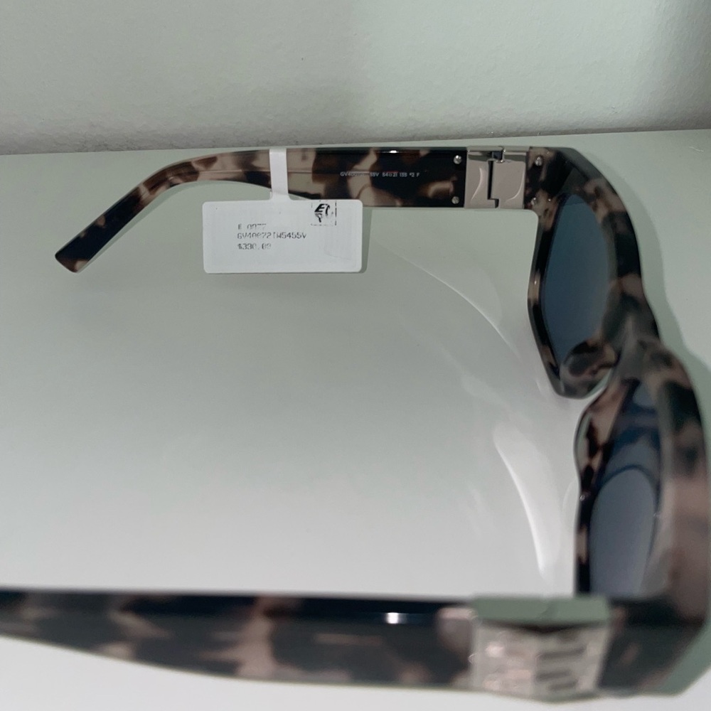 Tortoise Shell Sunglasses - Picture 5 of 5